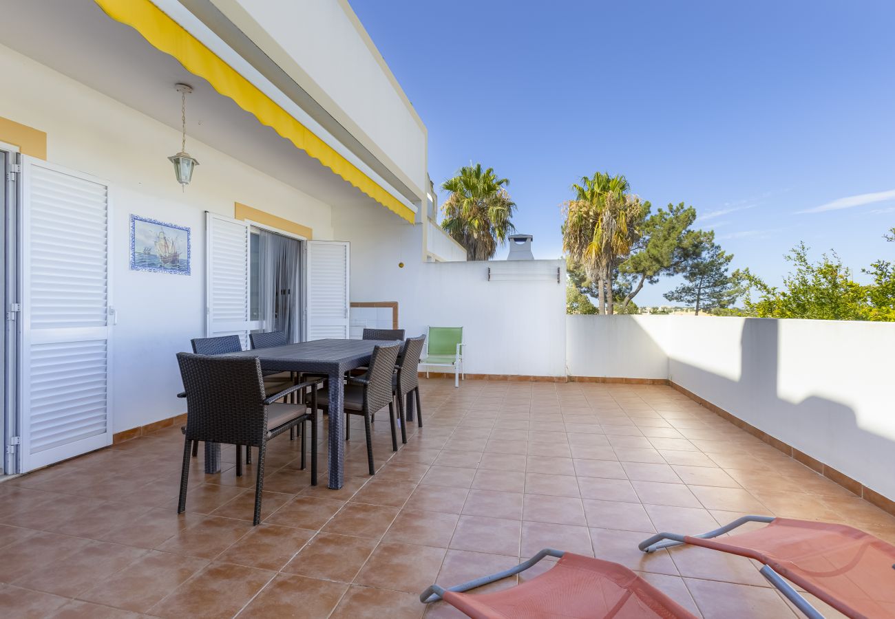 Apartment in Porches - Casa Milagre