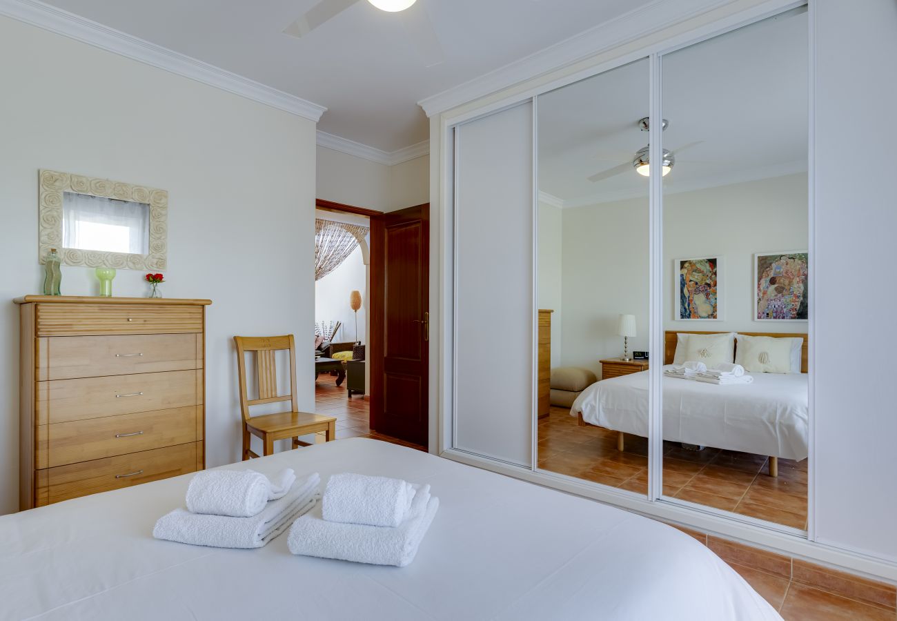 Apartment in Porches - Casa Milagre